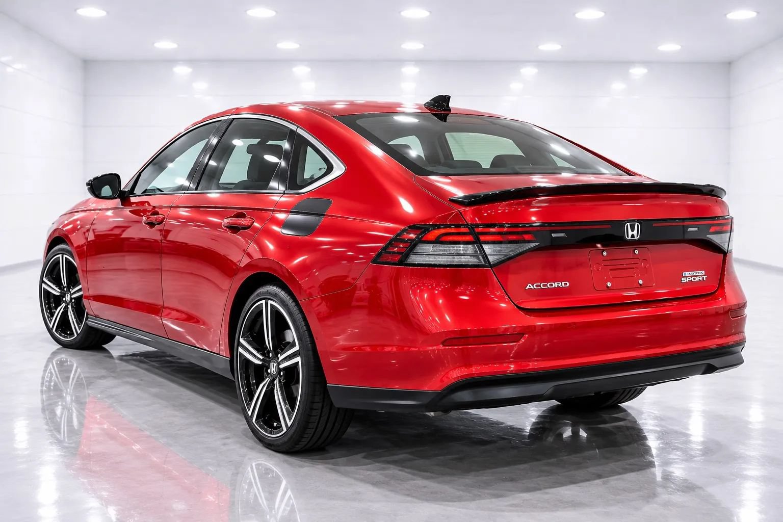 Used 2023 Honda Accord Sport image 3