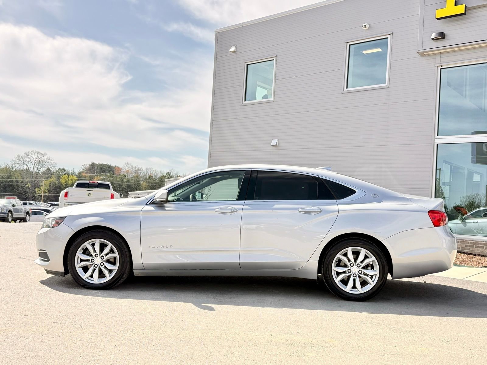 Used 2017 Chevrolet Impala LT image 11