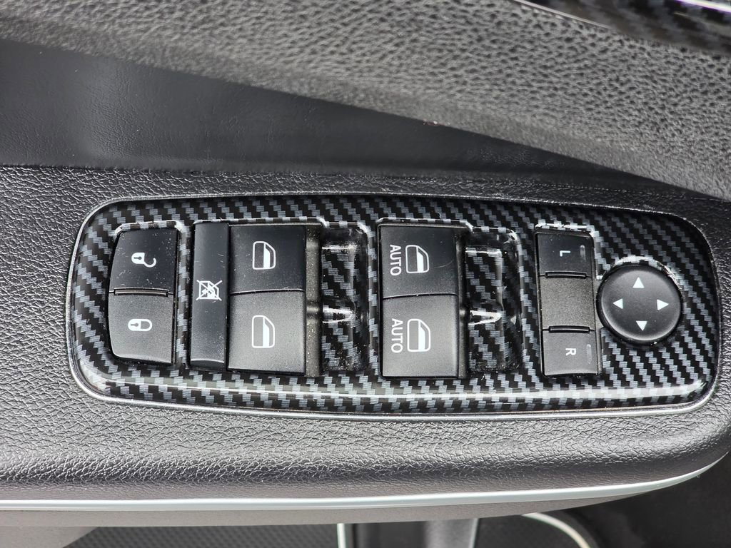 Used 2022 Chrysler 300 S image 13