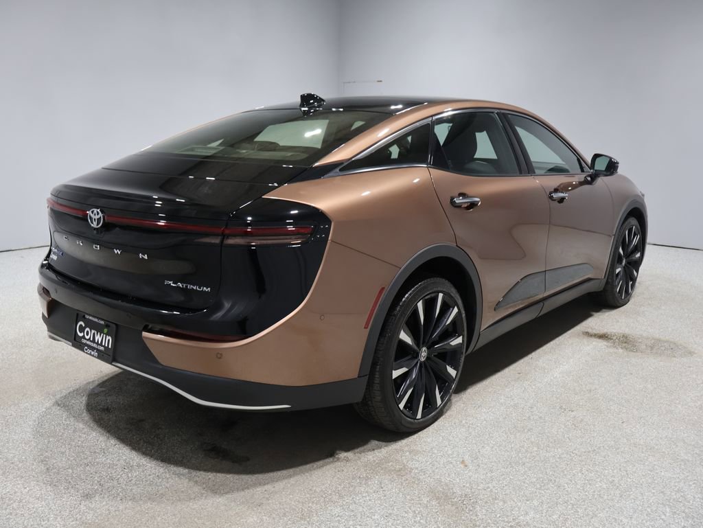 Used 2023 Toyota Crown Platinum image 2