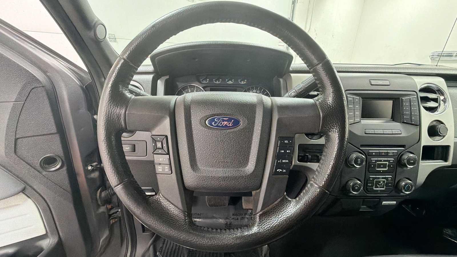 Used 2014 Ford F150 XLT w/ Equipment Group 302A Luxury AWD/4WD image 16
