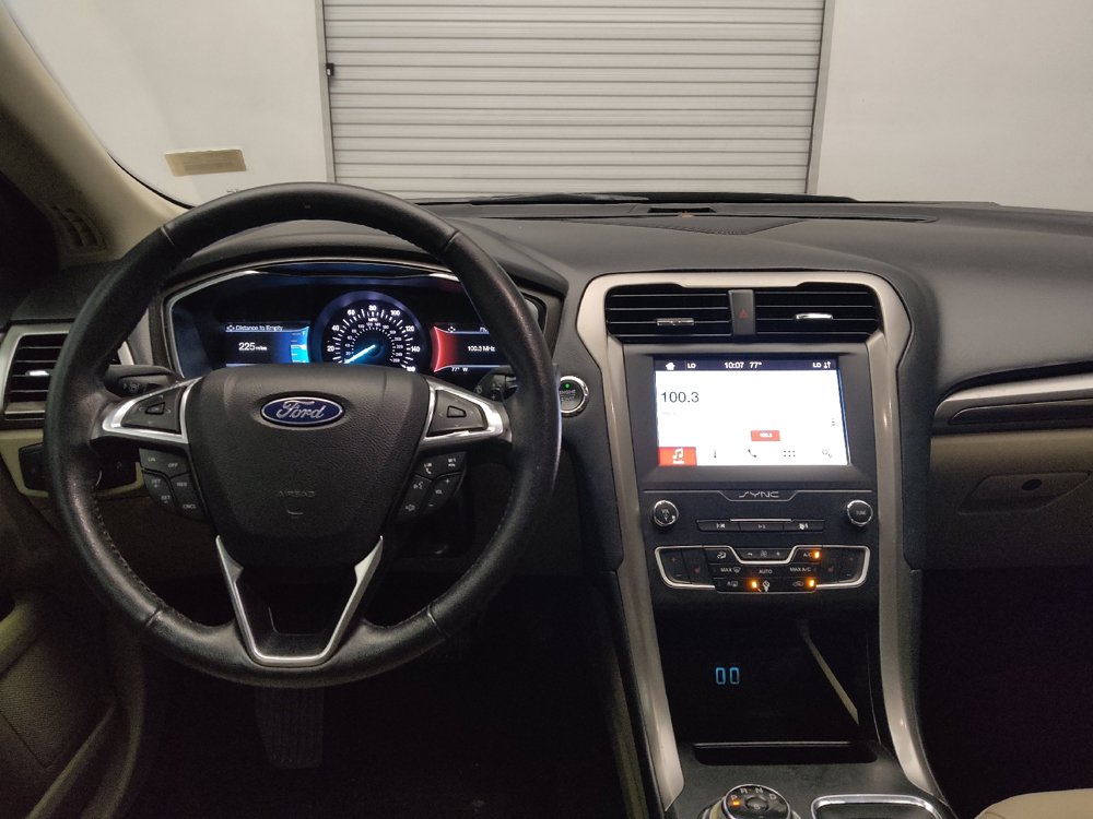 Used 2019 Ford Fusion SEL FWD image 22
