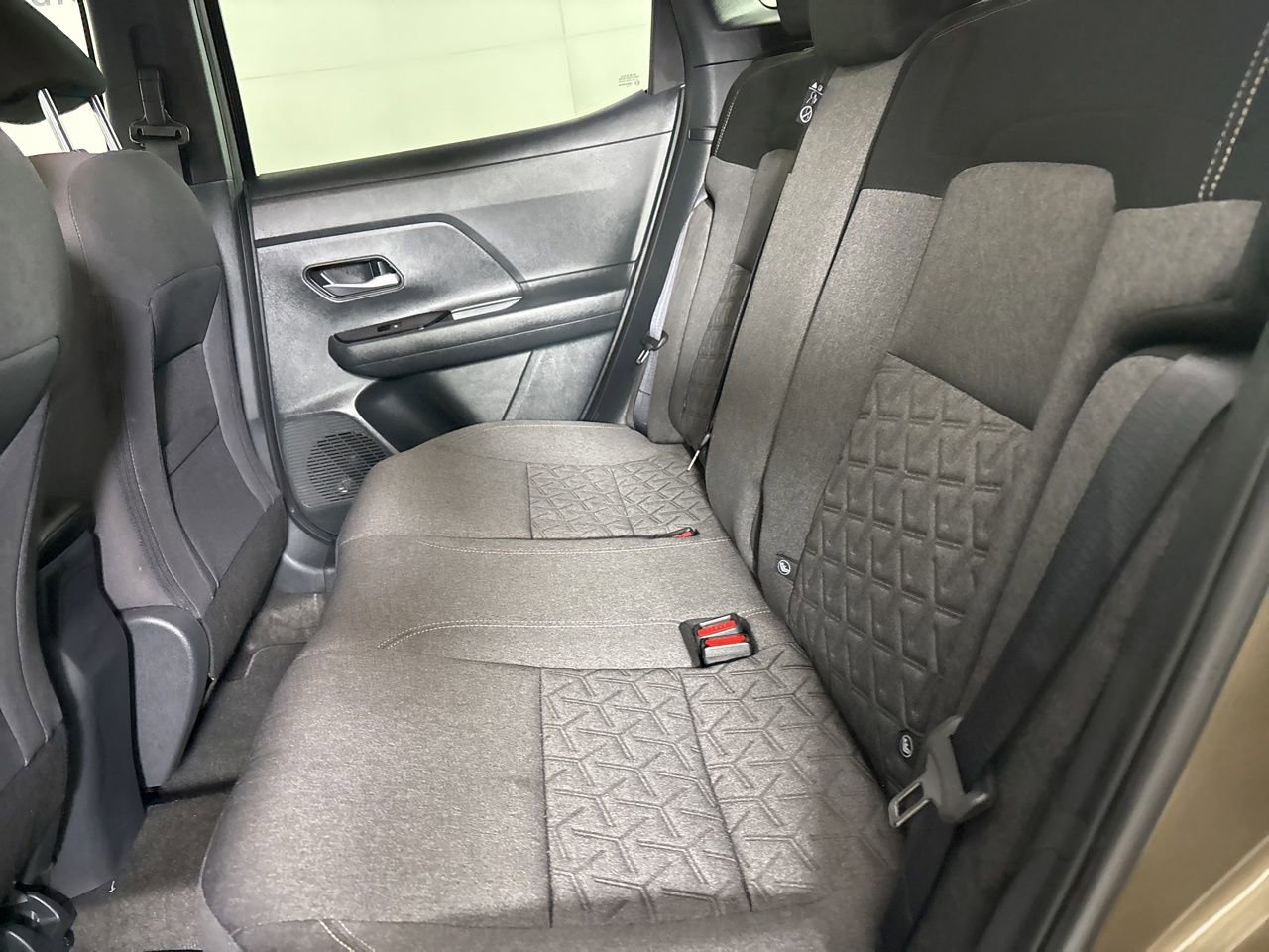 Used 2025 Nissan Kicks SV image 18