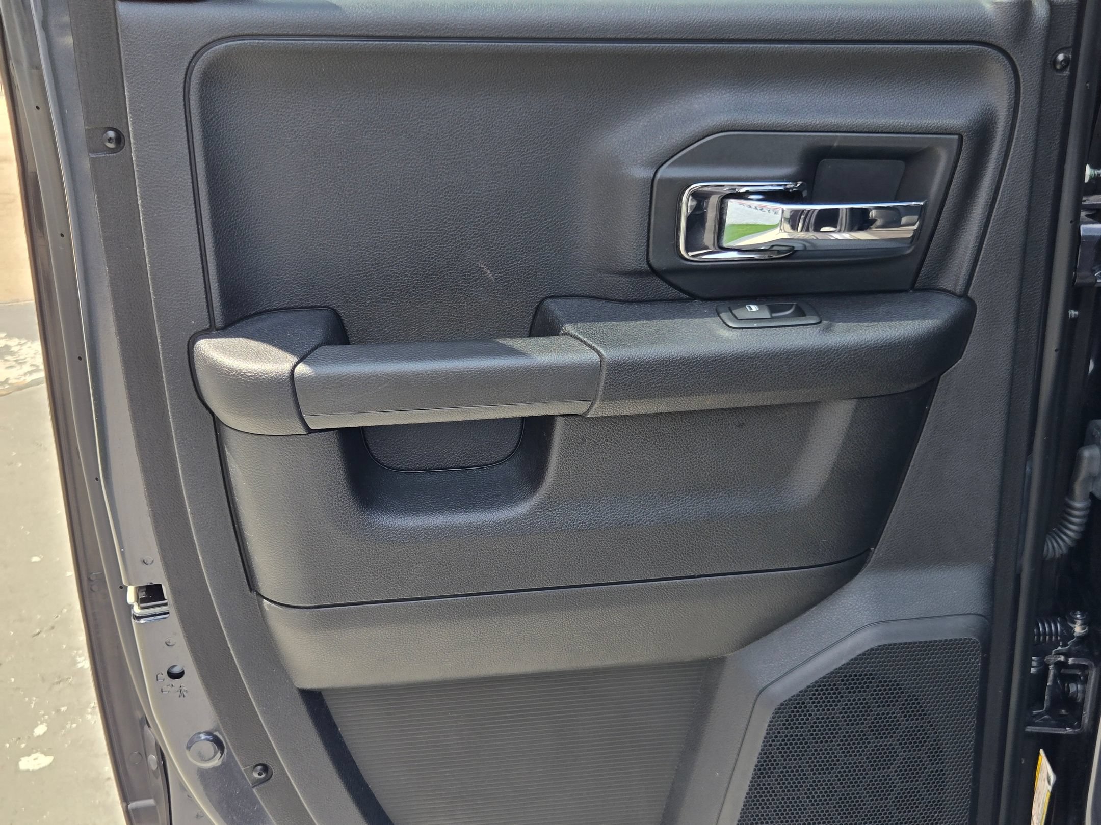 Used 2016 RAM 1500 Laramie w/ Convenience Group AWD/4WD image 31