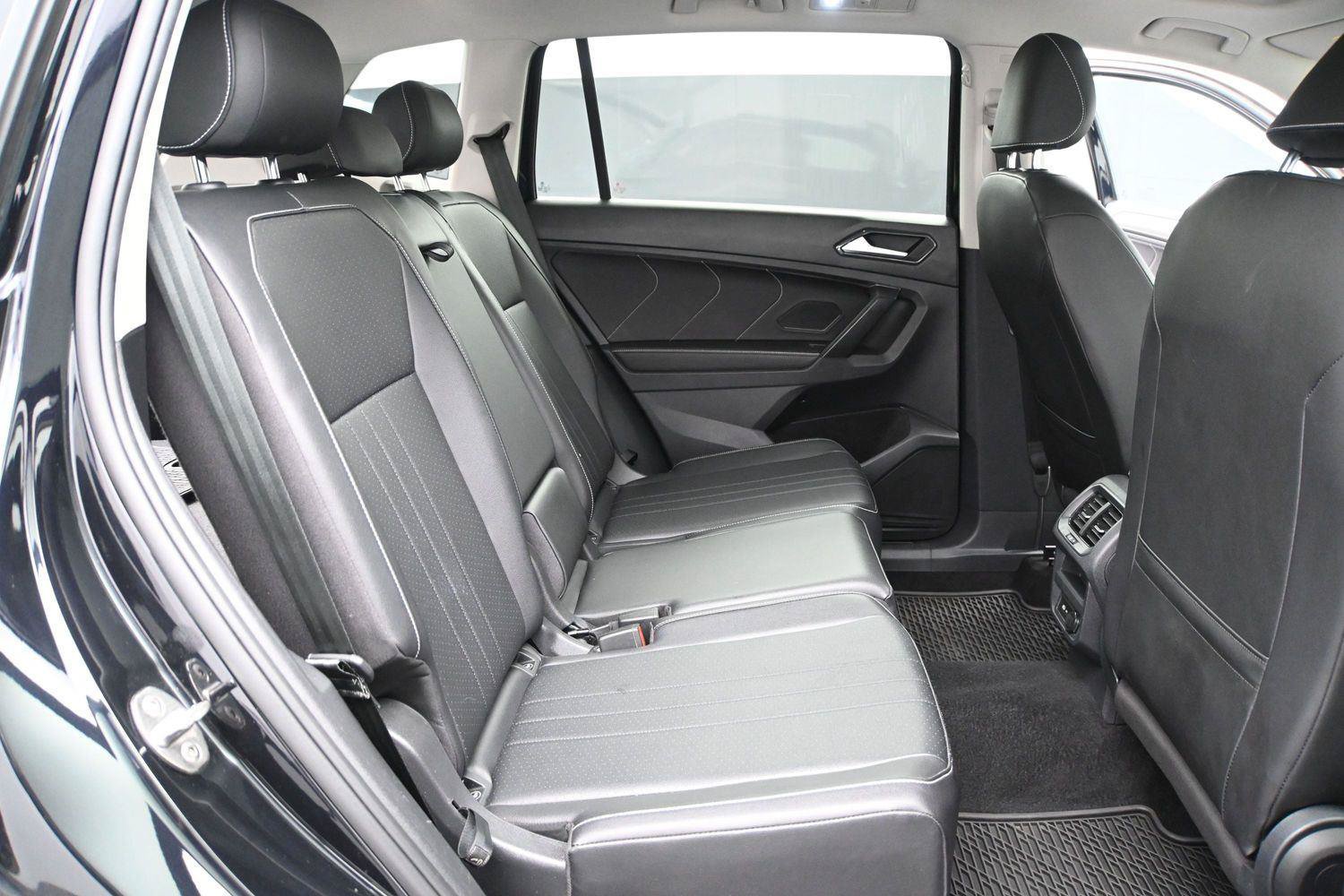 Used 2022 Volkswagen Tiguan SE AWD/4WD image 18