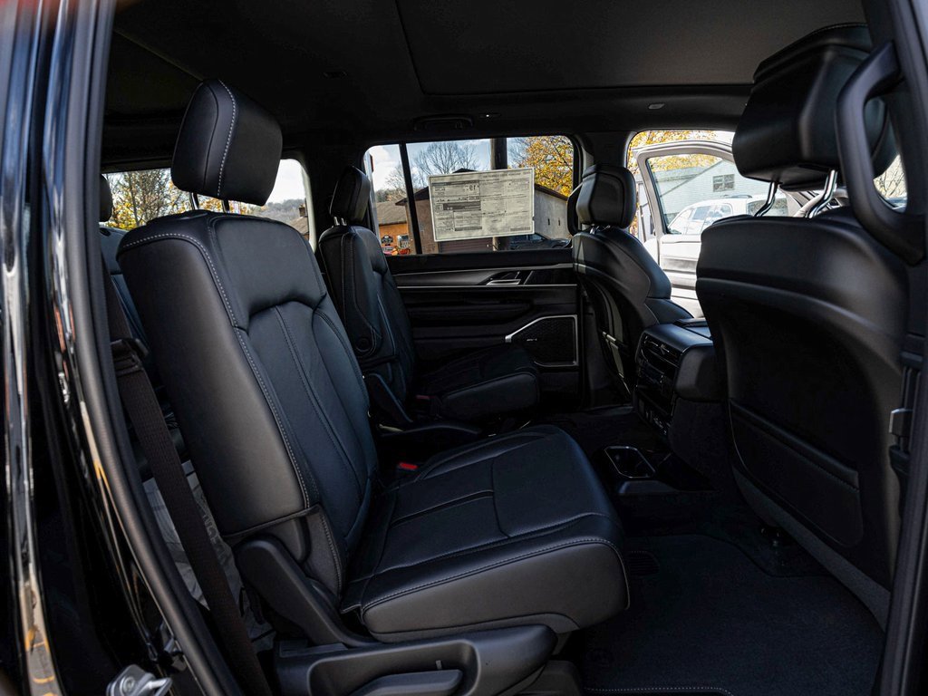 New 2025 Jeep Wagoneer Series II image 28