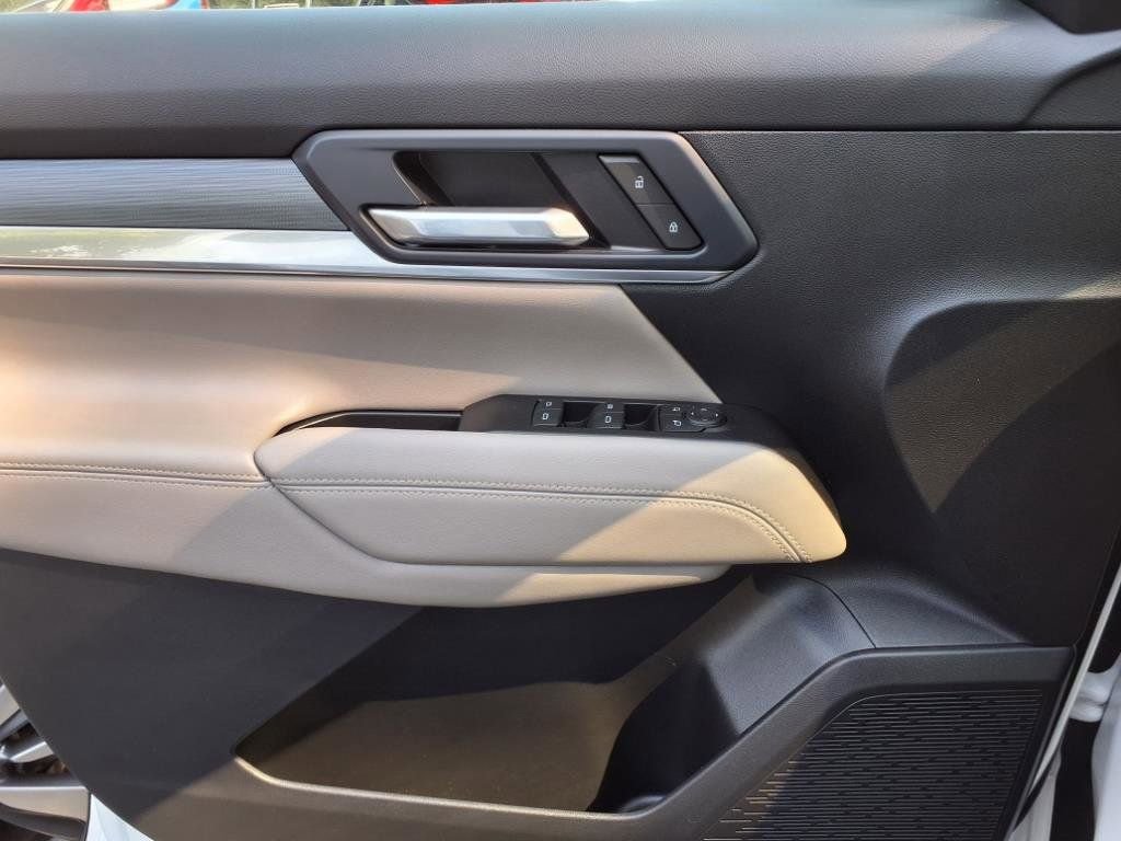 Used 2025 GMC Terrain Elevation image 16