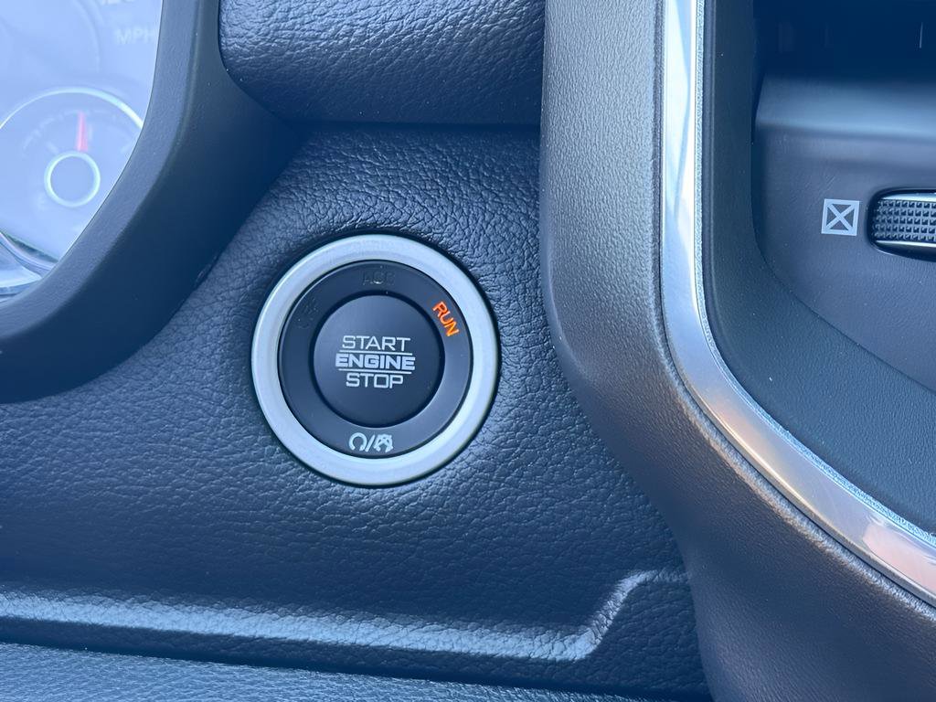 Used 2021 RAM 1500 Laramie w/ Sport Appearance Package AWD/4WD image 18