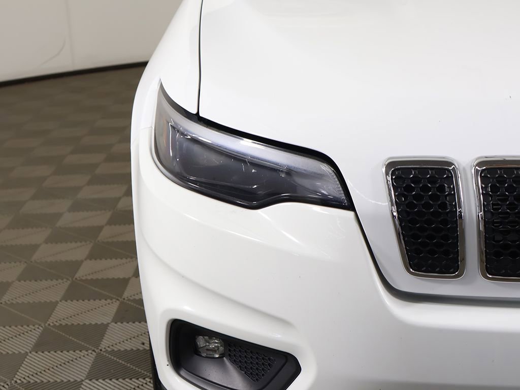 Used 2019 Jeep Cherokee Latitude Plus w/ Comfort/Convenience Group image 12