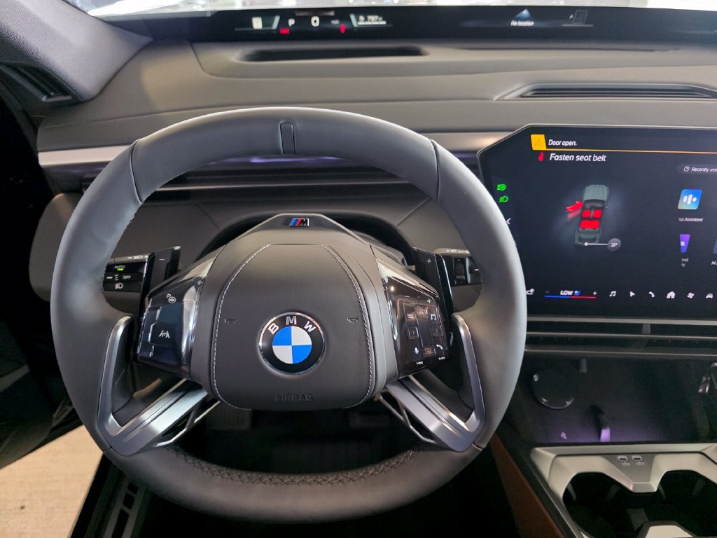 New 2027 BMW X5 xDrive40i w/ M Sport Professional Package AWD/4WD image 13