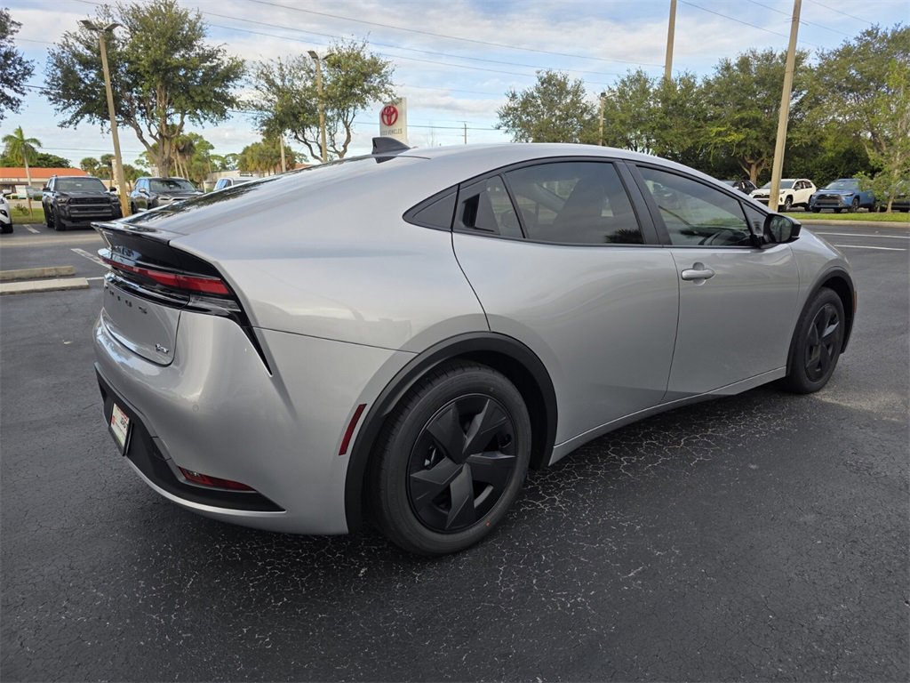New 2026 Toyota Prius LE image 11