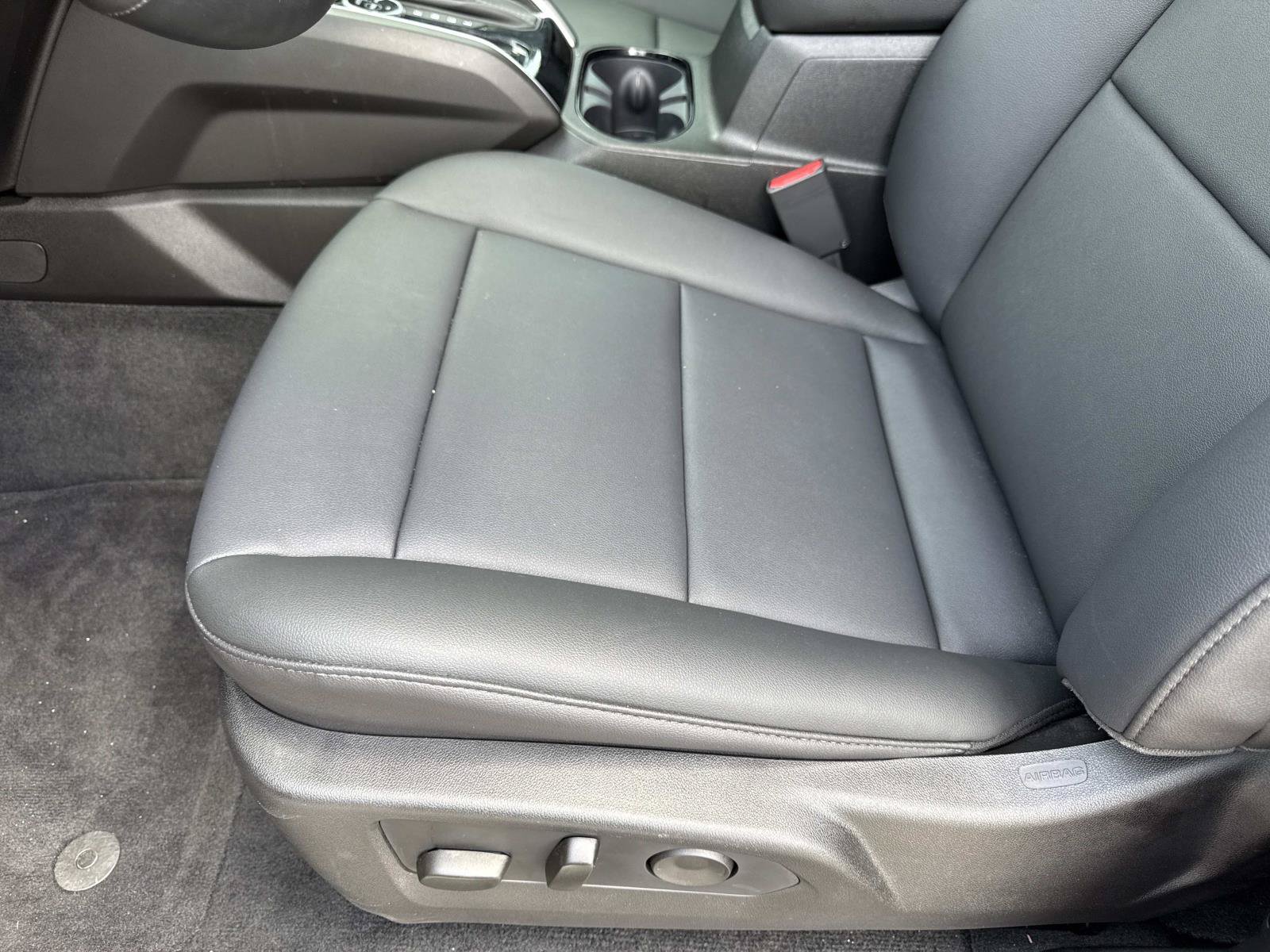 Used 2026 Chevrolet Colorado Trail Boss AWD/4WD image 19