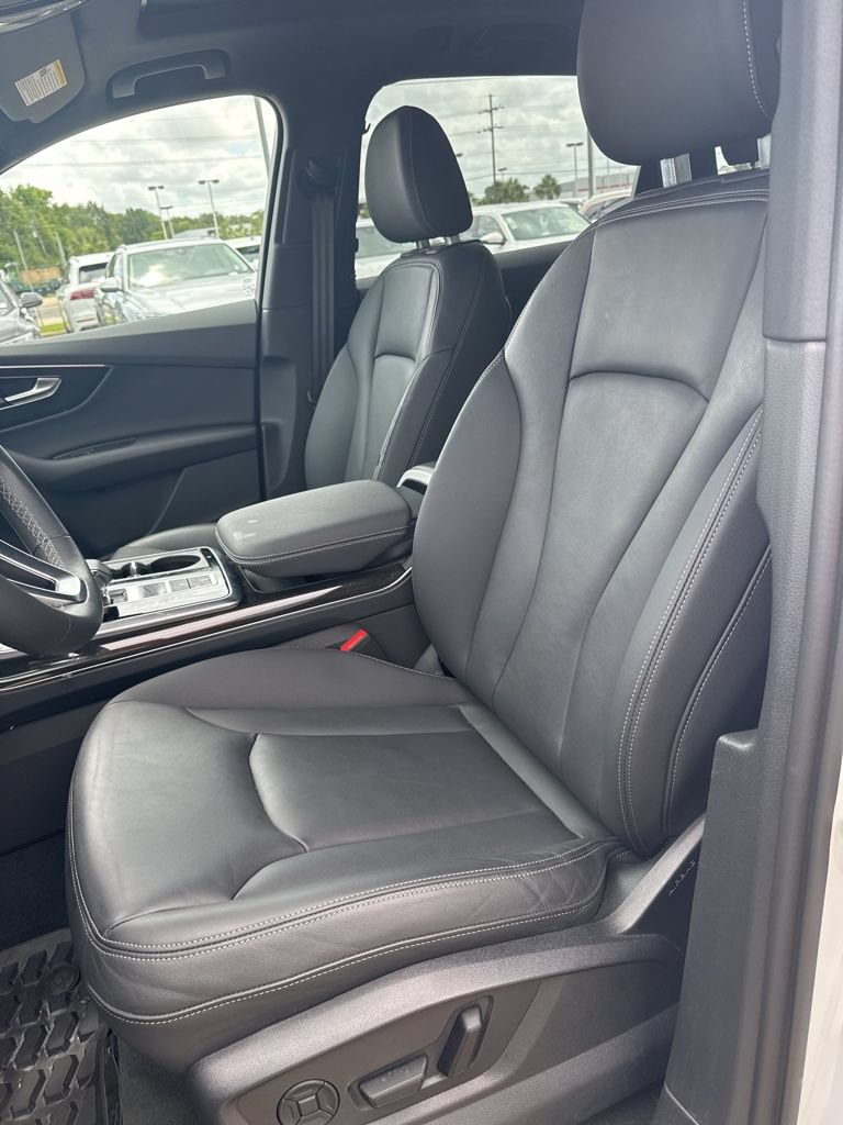 Used 2025 Audi Q7 2.0T Premium w/ Convenience Package AWD/4WD image 8