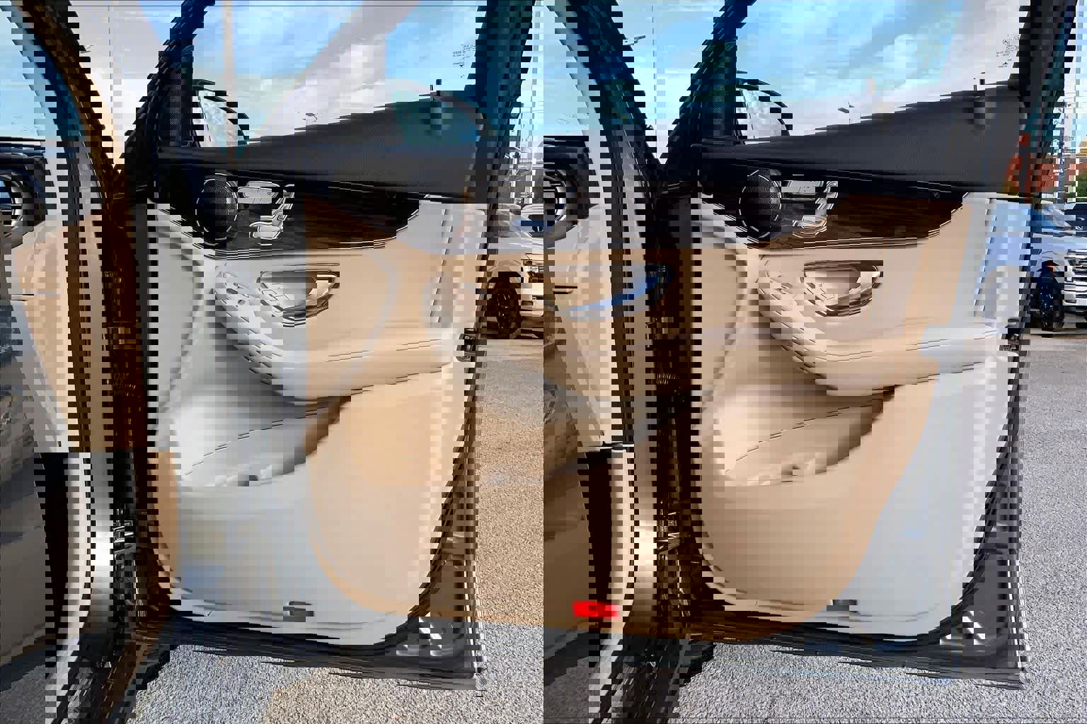 Used 2019 Mercedes-Benz GLC 300 image 23