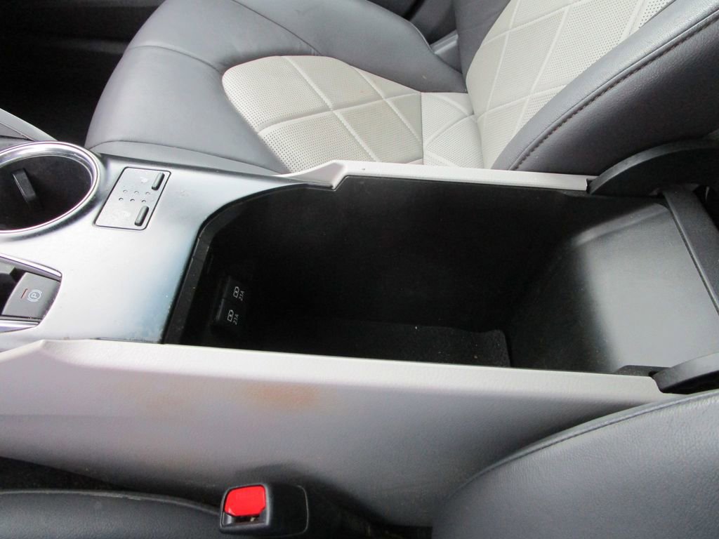 Used 2018 Toyota Camry XLE image 35