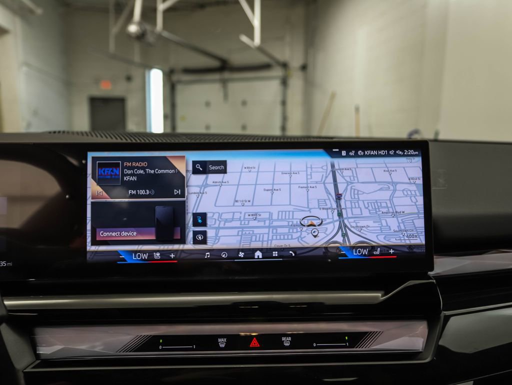 Used 2025 BMW i5 xDrive40 w/ Premium Package image 19