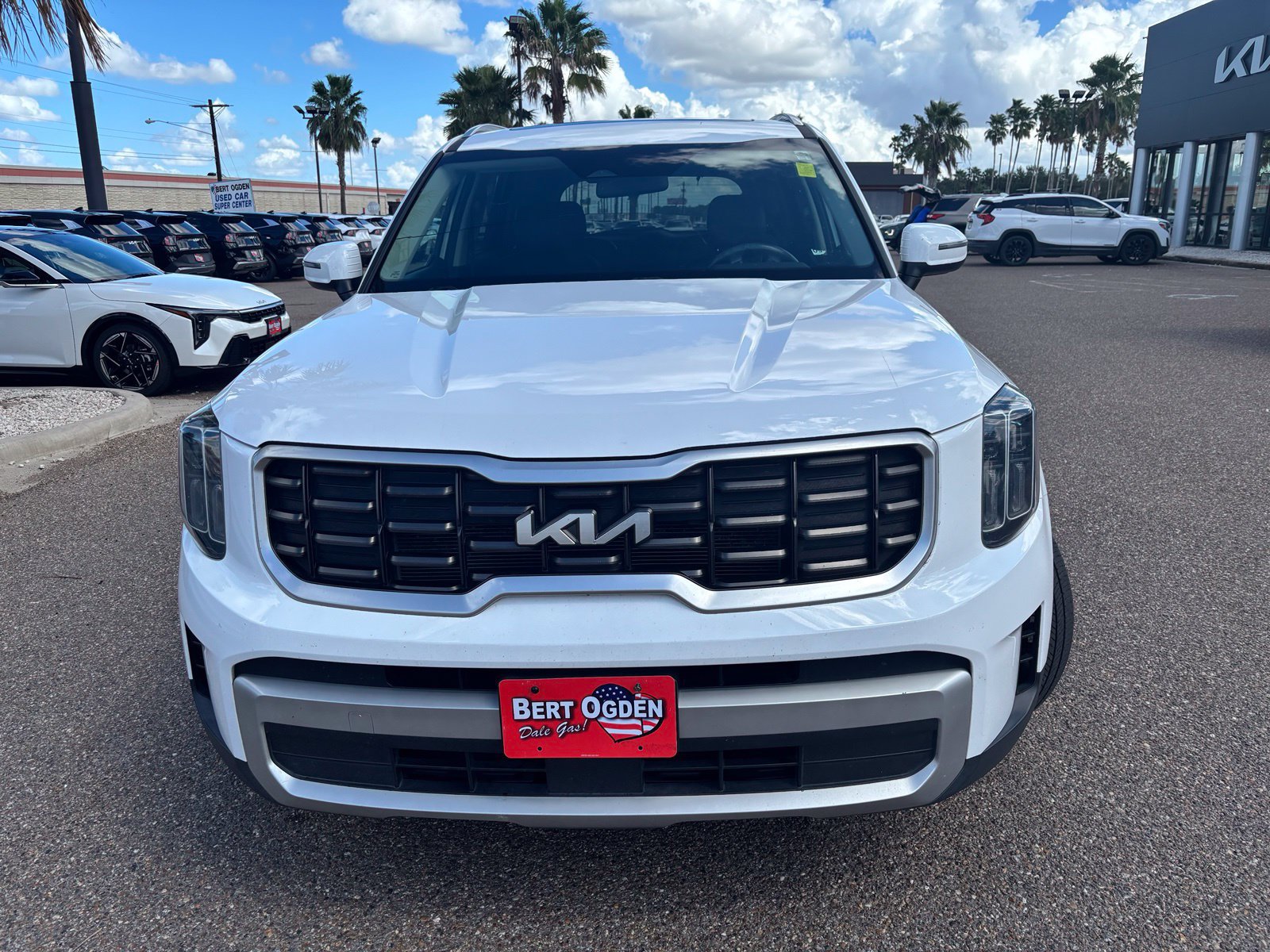Used 2024 Kia Telluride S w/ S Sunroof Package FWD image 2