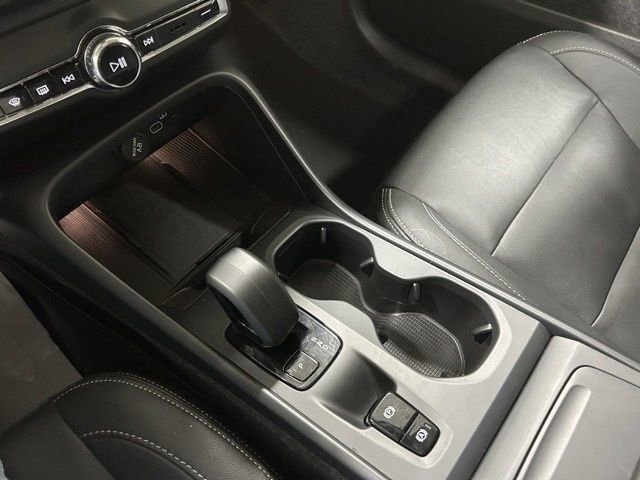 Used 2025 Volvo XC40 B5 Core AWD/4WD image 21
