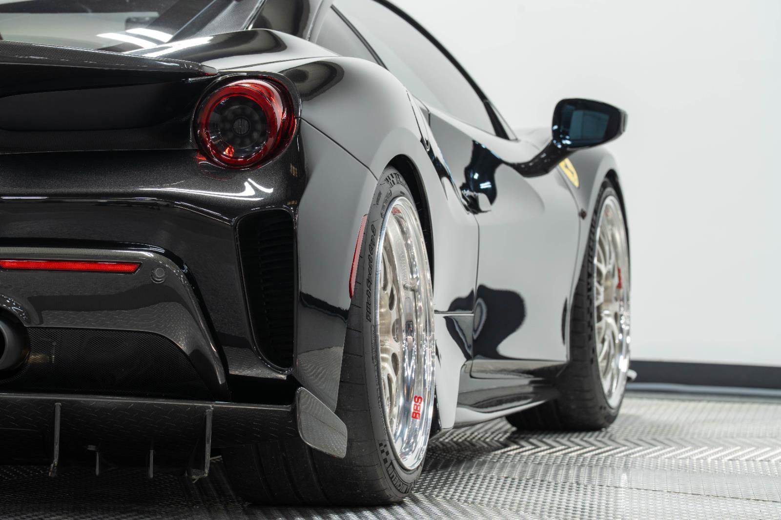 Used 2019 Ferrari 488 Pista Coupe RWD image 20