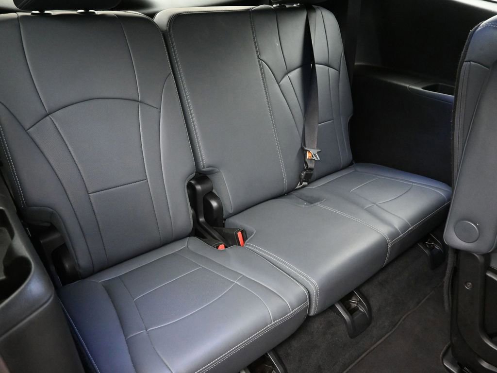 Used 2024 Buick Enclave Premium image 10