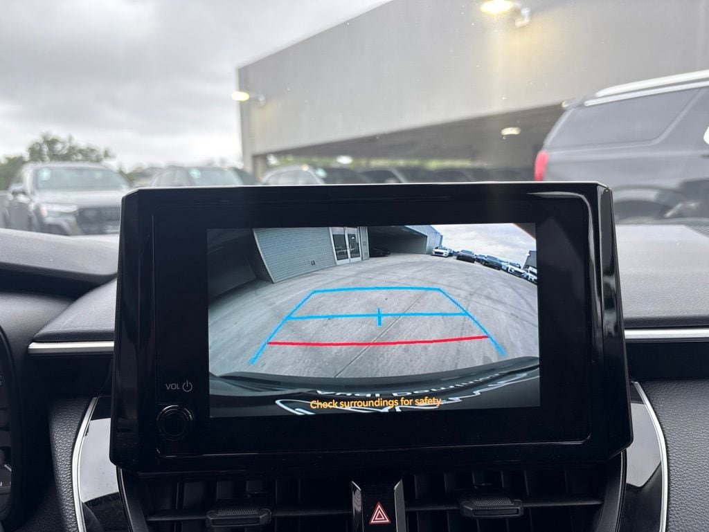 Used 2025 Toyota Corolla LE FWD image 24
