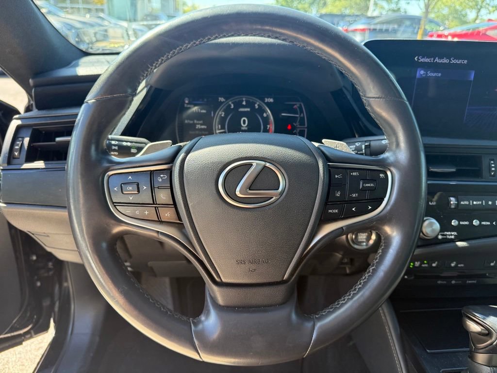 Used 2022 Lexus ES 350 w/ Premium Package FWD image 9