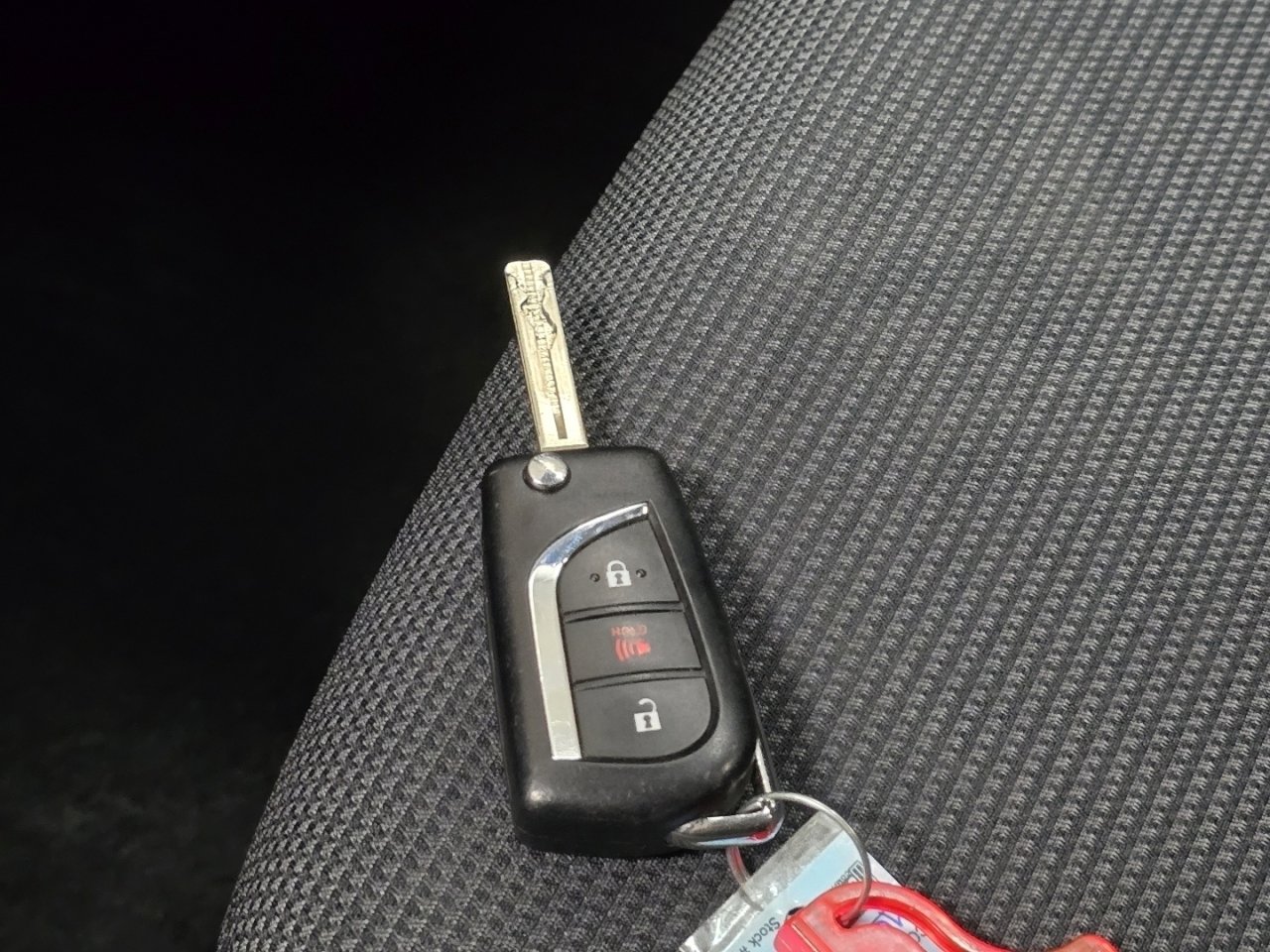 Certified 2021 Toyota RAV4 LE image 31