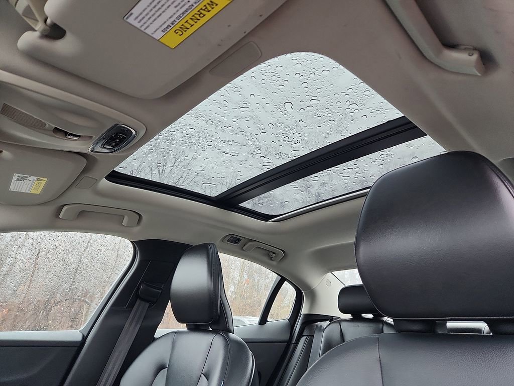 Used 2021 Volvo S60 T5 Momentum w/ Premium Package image 14