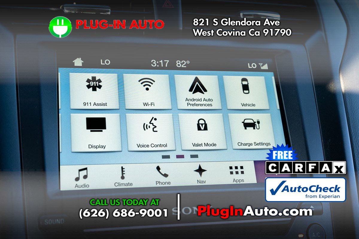 Used 2018 Ford Fusion Energi Titanium image 31