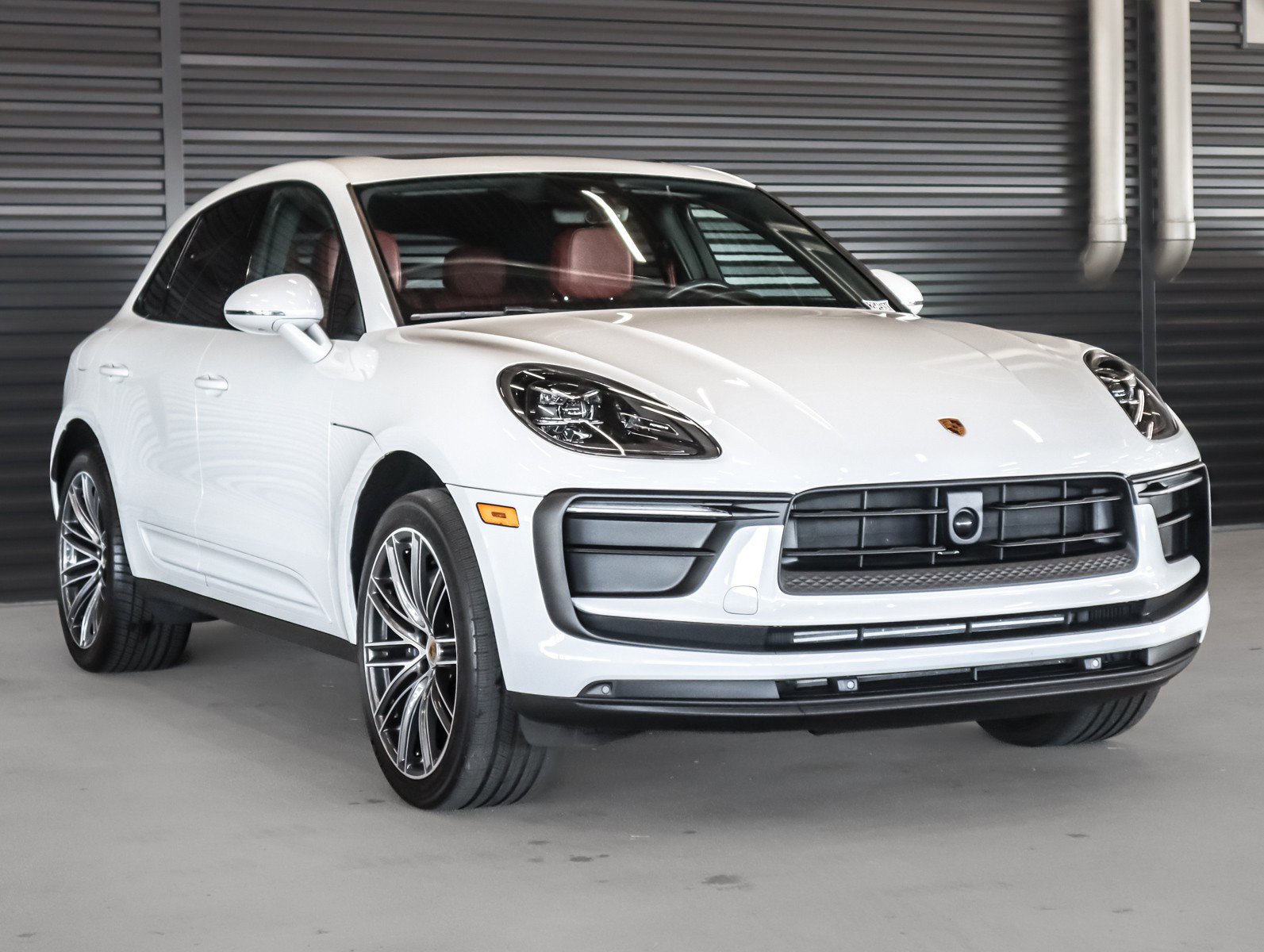 Certified 2023 Porsche Macan AWD/4WD image 7