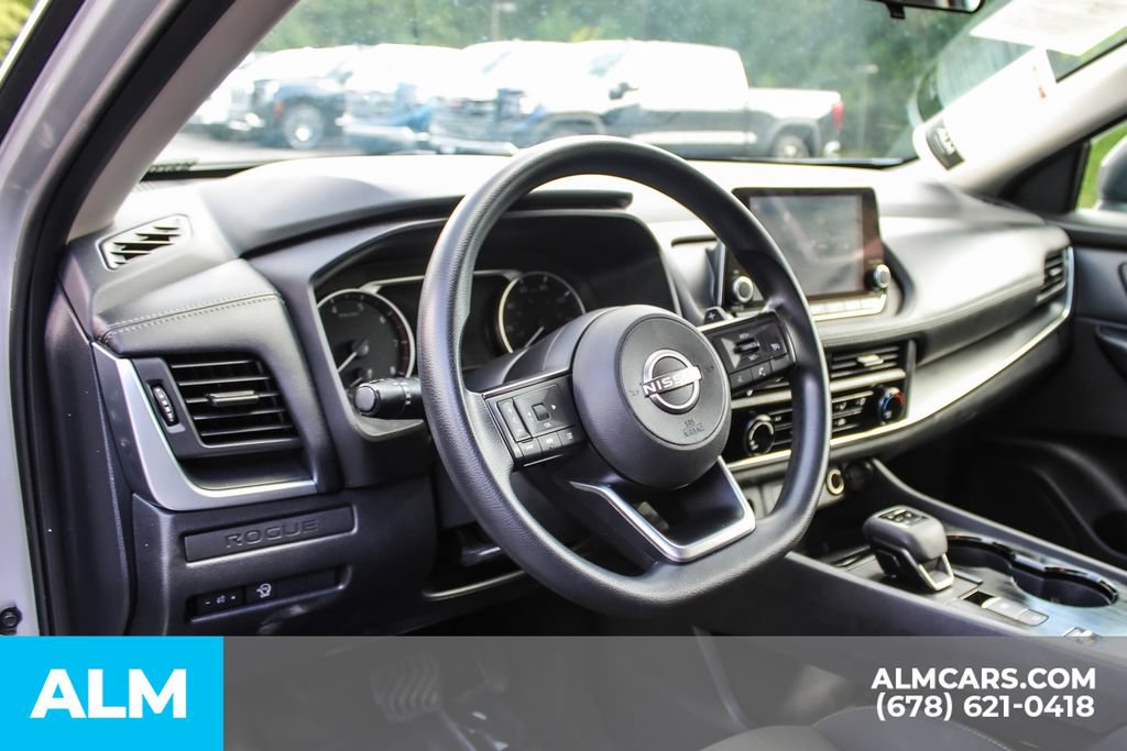 Used 2024 Nissan Rogue S FWD image 30
