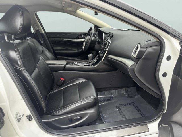 Used 2022 Nissan Maxima SV w/ Floor Mat Group FWD image 43