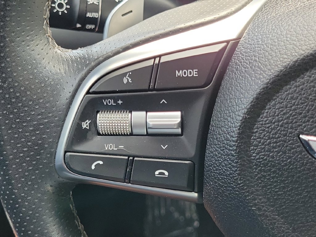 Used 2020 Genesis G70 2.0T RWD image 31