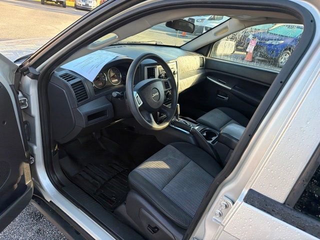 Used 2009 Jeep Grand Cherokee Laredo AWD/4WD image 20