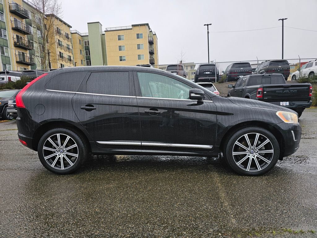 Used 2015 Volvo XC60 T5 Premier w/ Proximity Package image 9