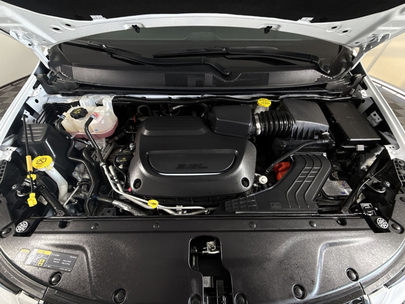 Used 2025 Chrysler Pacifica Select image 27