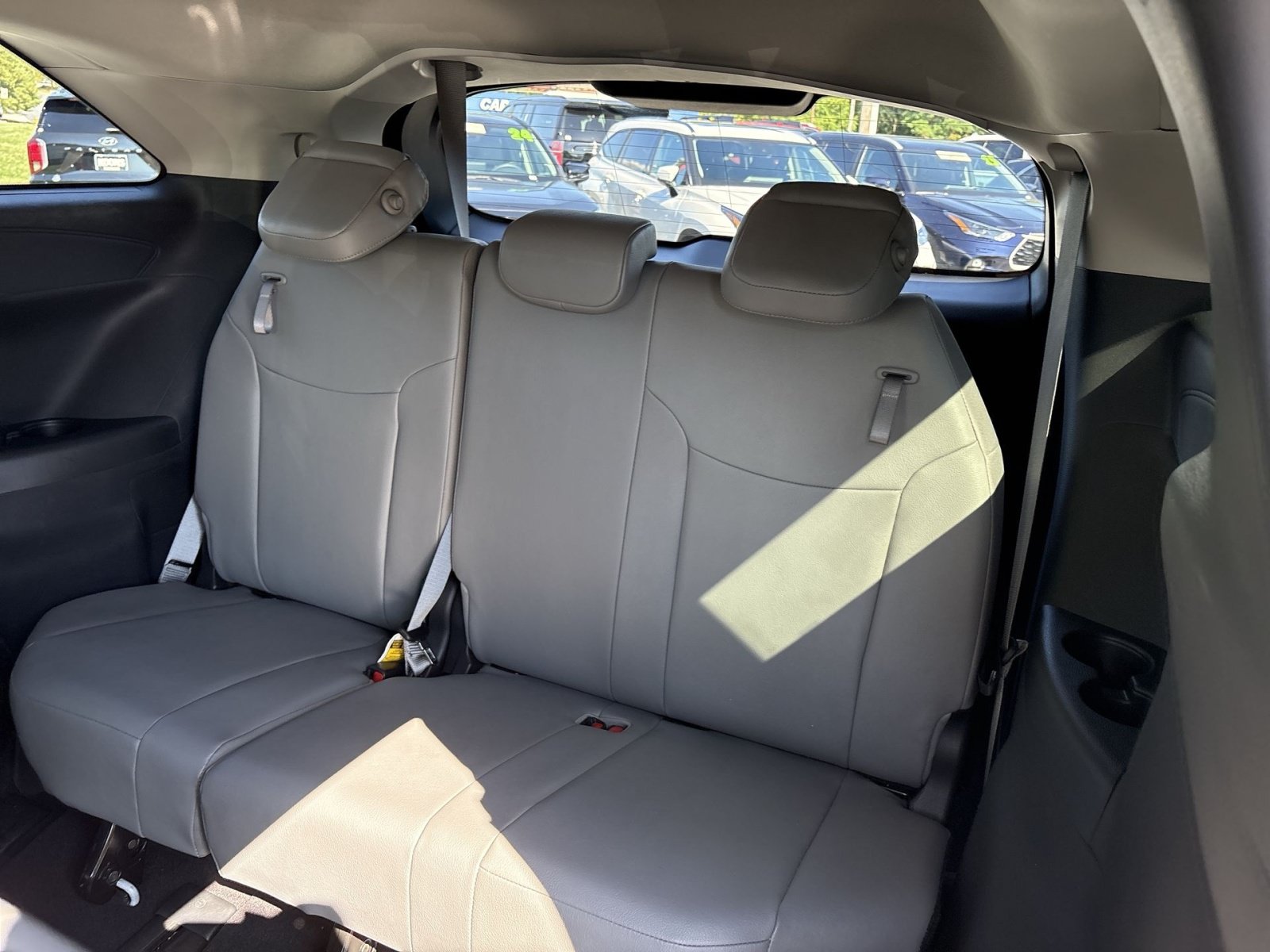 Used 2025 Toyota Sienna XLE AWD/4WD image 25