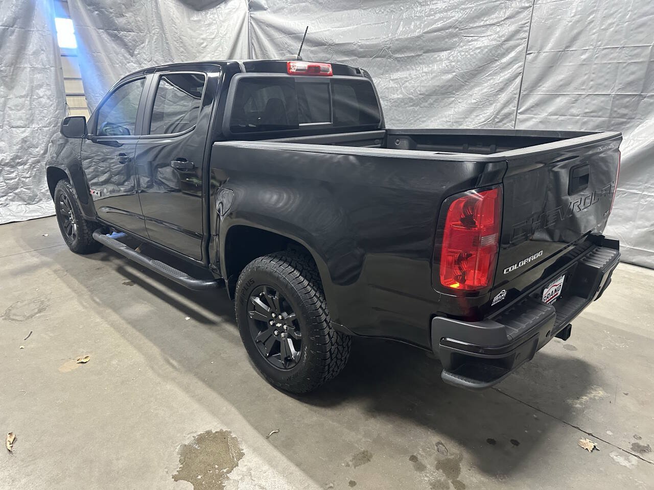 Used 2021 Chevrolet Colorado Z71 w/ Z71 Midnight Edition AWD/4WD image 4