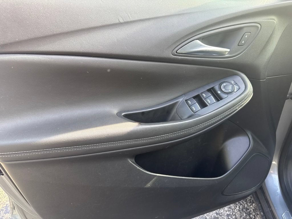 Used 2023 Buick Encore GX Select FWD image 19