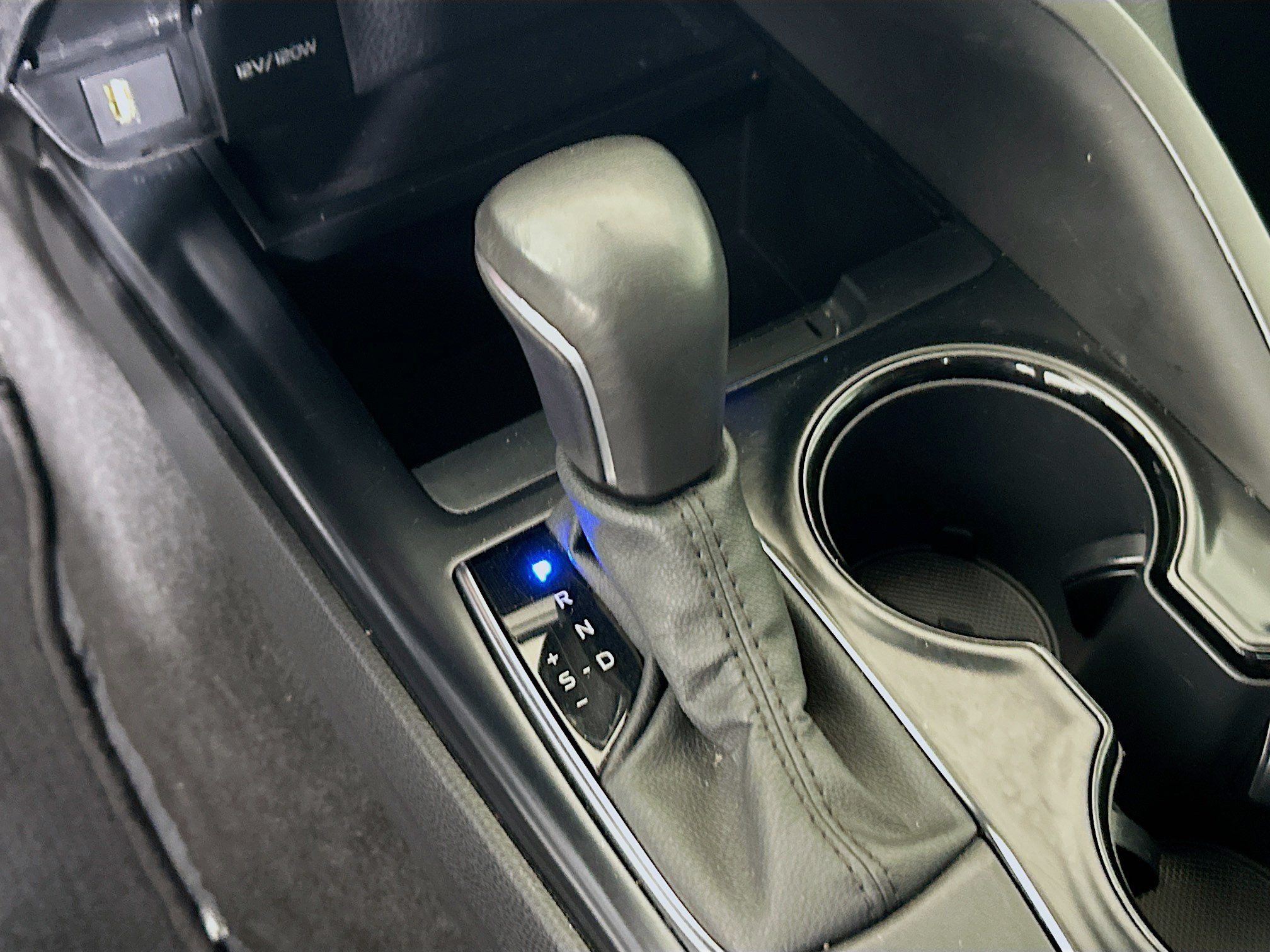 Used 2020 Toyota Camry SE FWD image 20