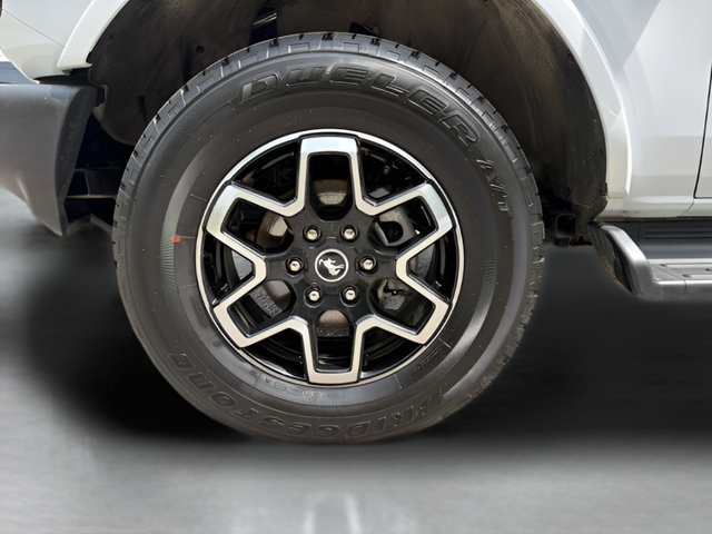 Used 2025 Ford Bronco Outer Banks AWD/4WD image 21