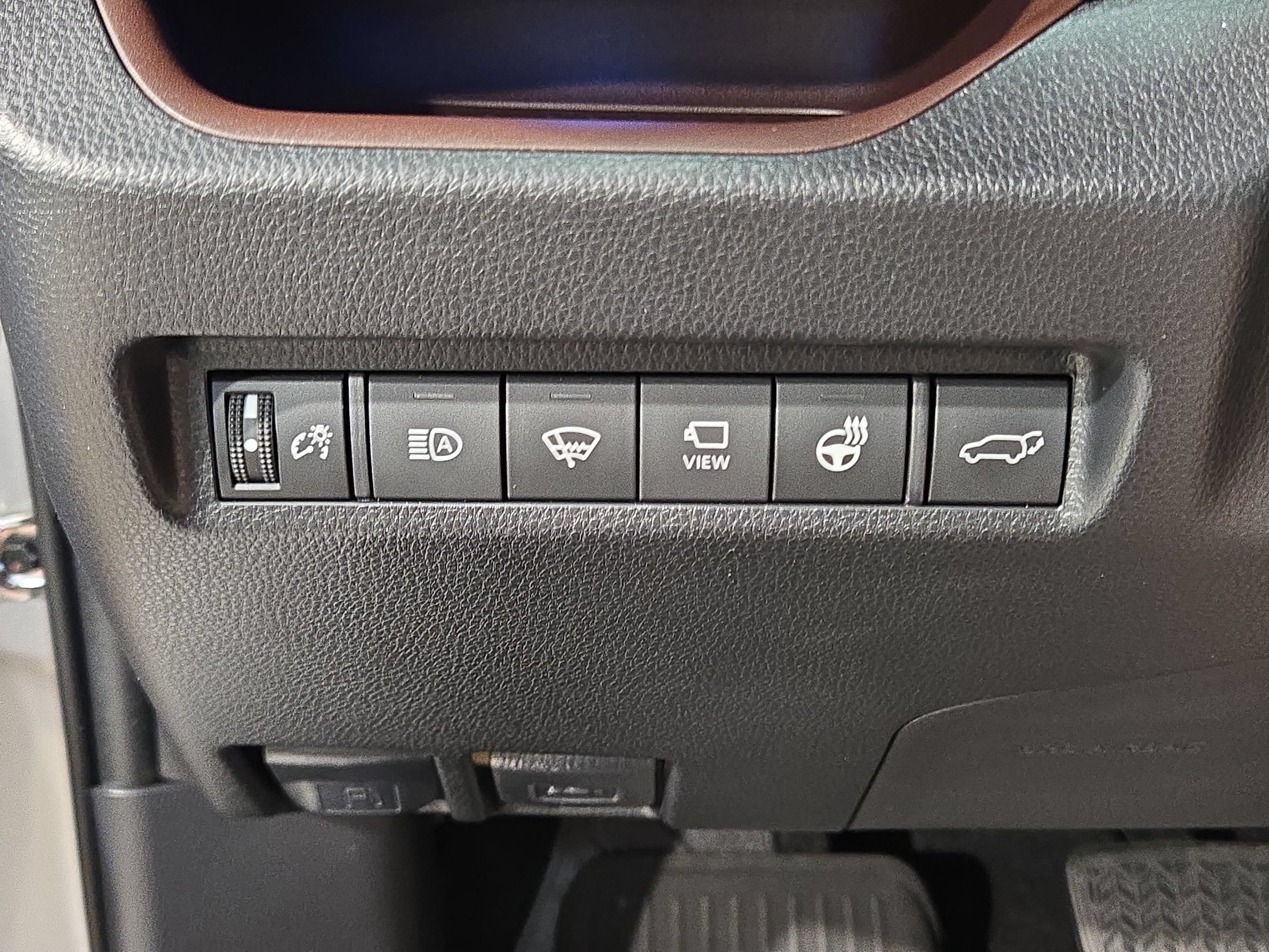 Used 2021 Toyota RAV4 Limited AWD/4WD image 26