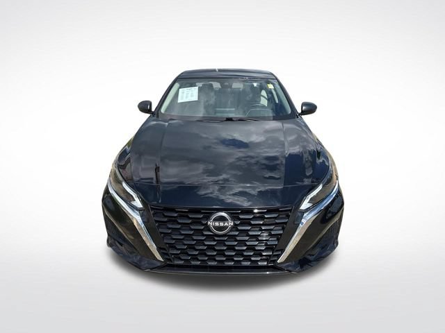 Used 2025 Nissan Altima 2.5 SV FWD image 2