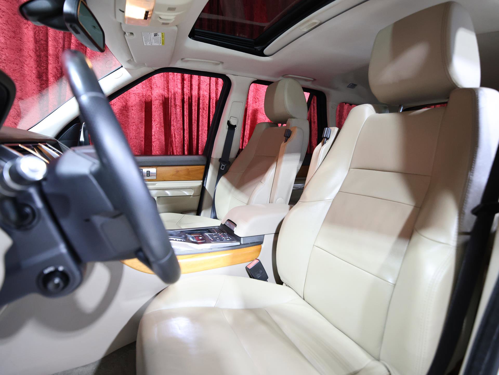 Used 2013 Land Rover Range Rover Sport HSE image 13