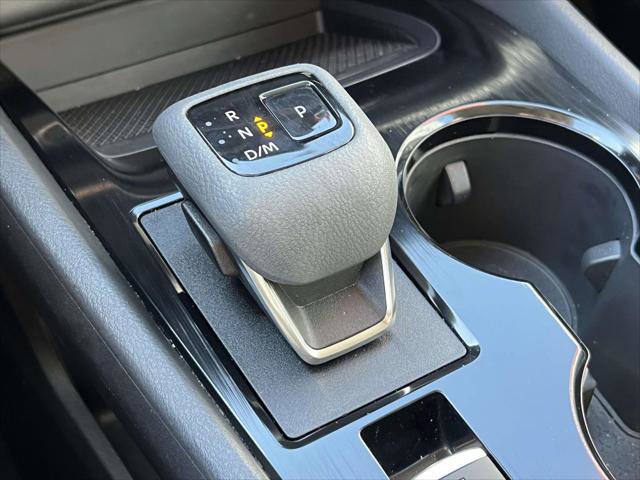 Used 2023 Nissan Rogue SV image 30