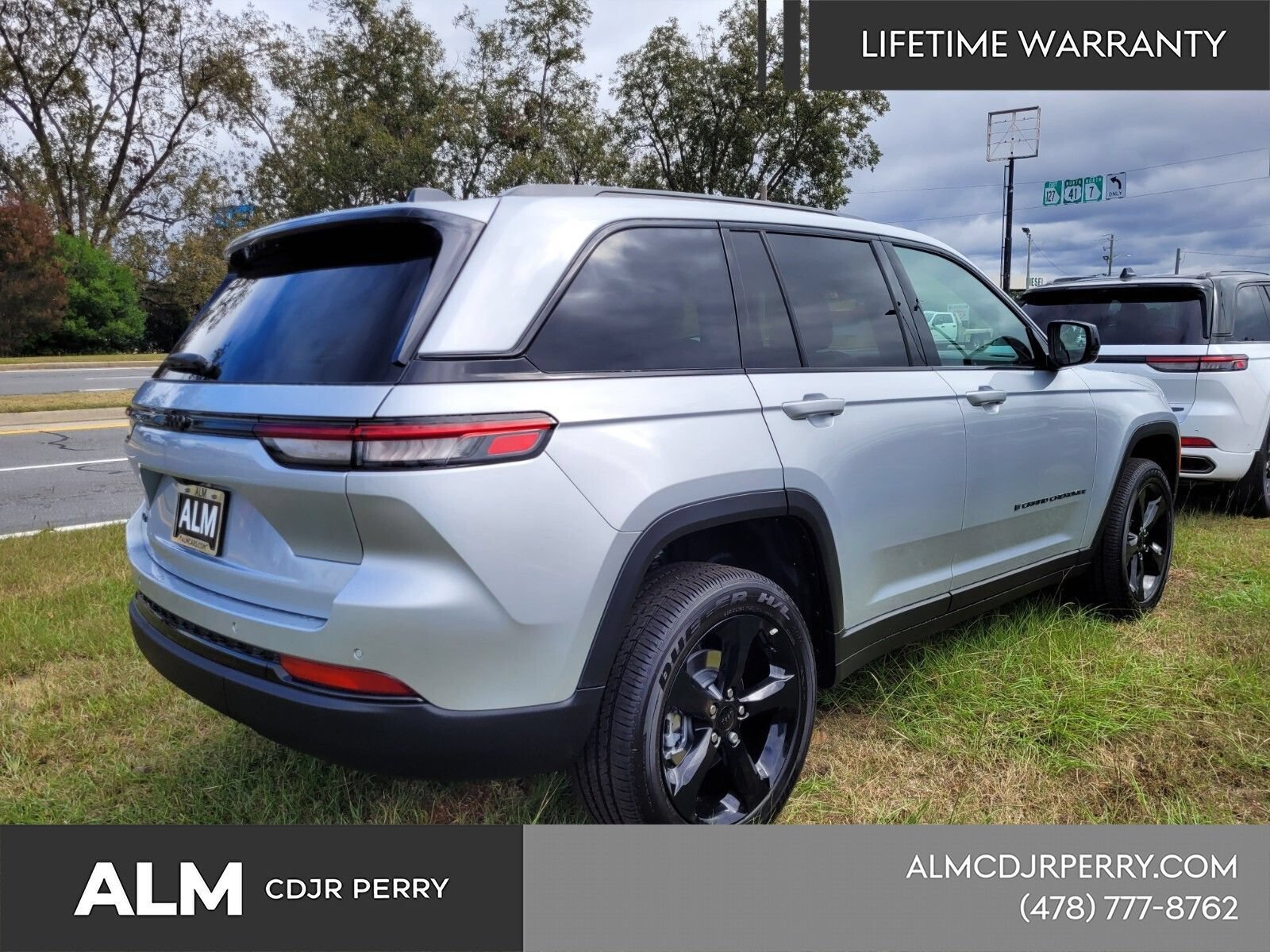 New 2025 Jeep Grand Cherokee 4WD image 12