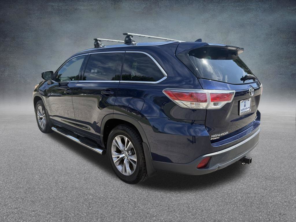 Used 2015 Toyota Highlander XLE AWD/4WD image 4
