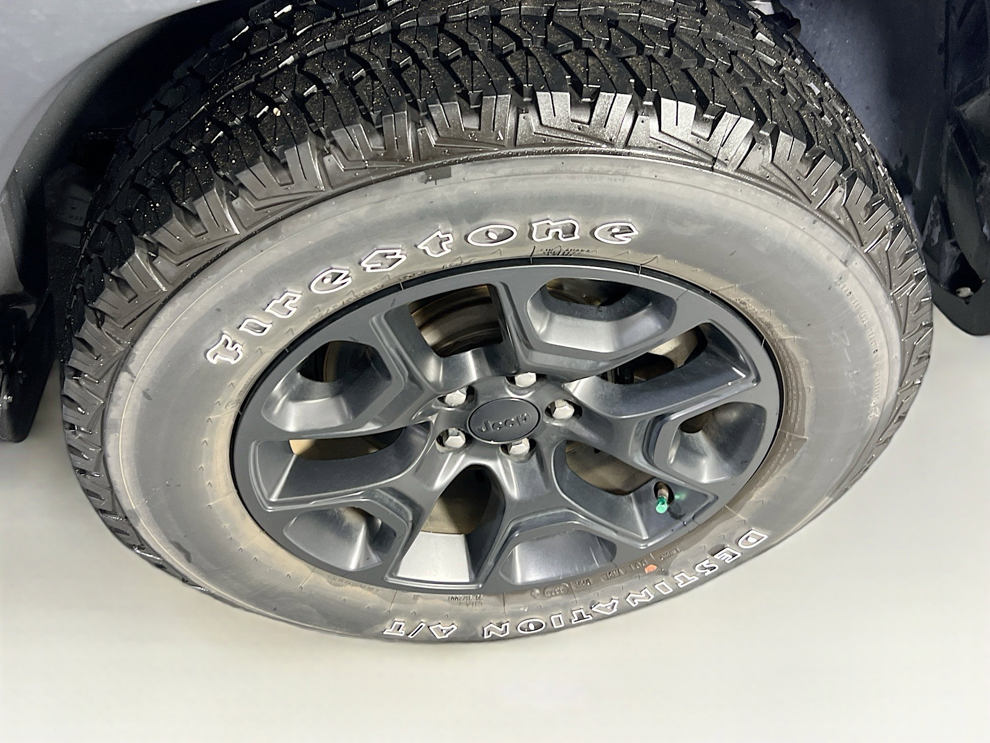 Used 2022 Jeep Cherokee Latitude w/ Sun & Sound Group AWD/4WD image 30