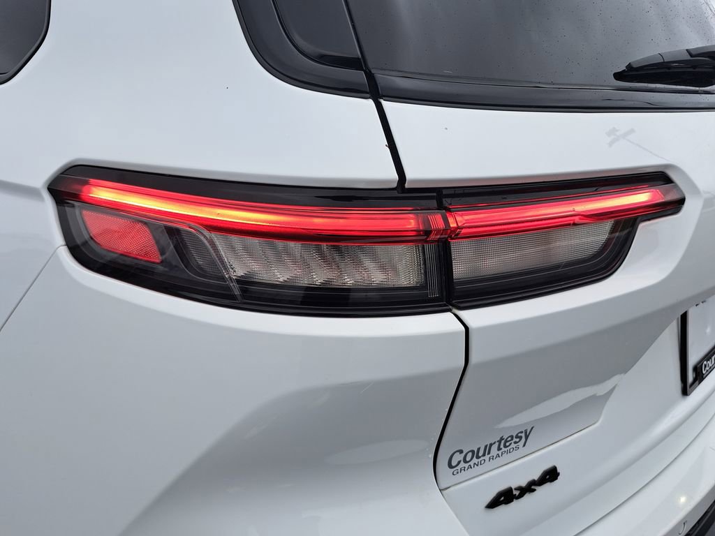 Certified 2024 Jeep Grand Cherokee L Laredo AWD/4WD image 37