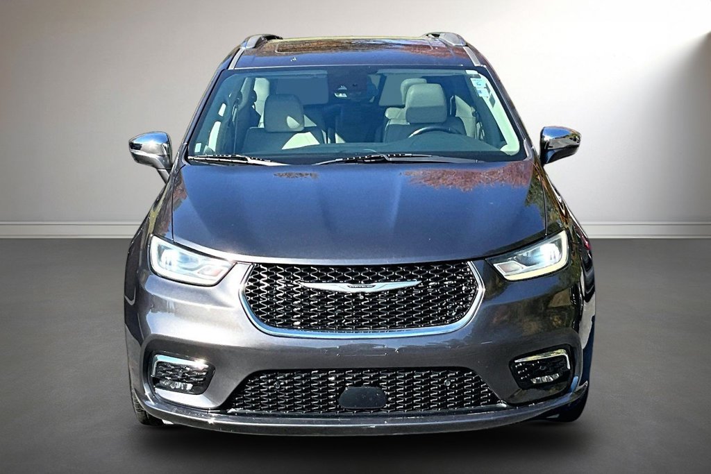 Used 2021 Chrysler Pacifica Limited w/ Premium & Safety Sphere Group AWD/4WD image 2